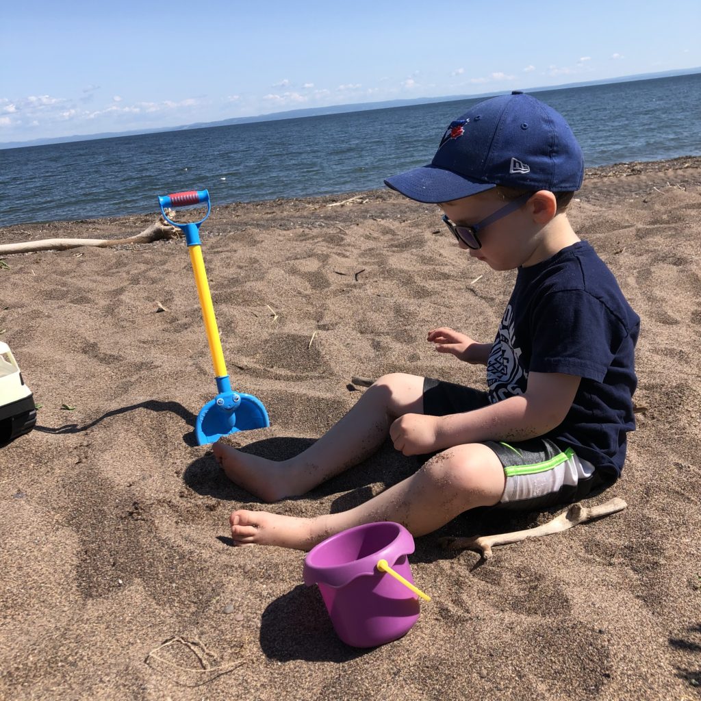 Everything you need for a successful trip to the beach with kids - what to wear, what to bring and what to drive for ultimate convenience.